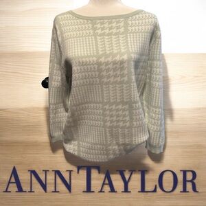 NWOT Ann Taylor mint 🌿 houndstooth sweater. Size large.